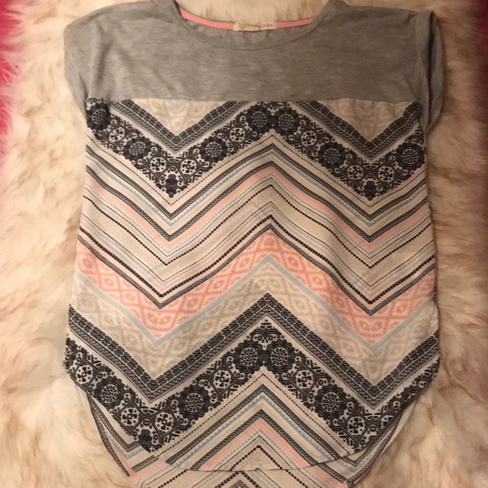 Different color,flowed blouse.